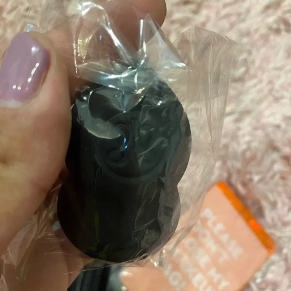 Anastasia Beverly Hills blender sponge